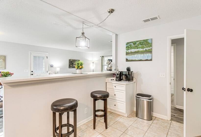 Brunswick Retreat W/ Patio & Grill, Near Beaches!