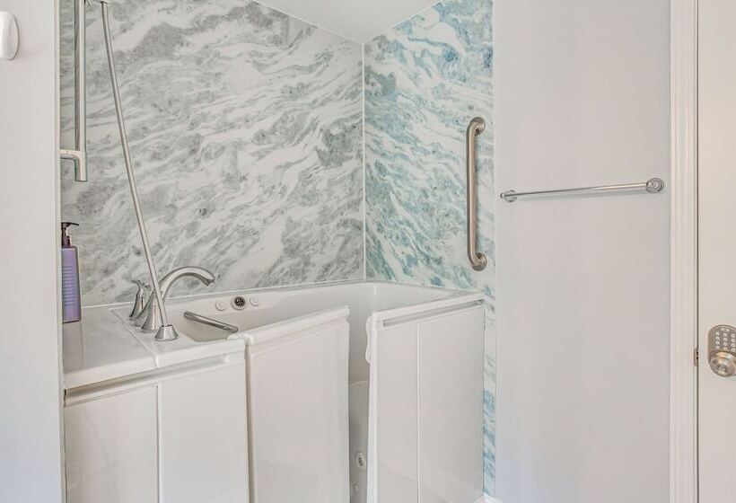 Charming Oak Island Beach House W/ Fire Pit & Yard