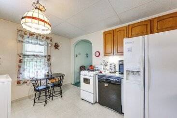 Charming West Mifflin House   3 Mi To Kennywood!