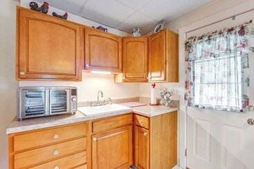 Charming West Mifflin House   3 Mi To Kennywood!