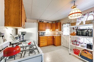 Charming West Mifflin House   3 Mi To Kennywood!