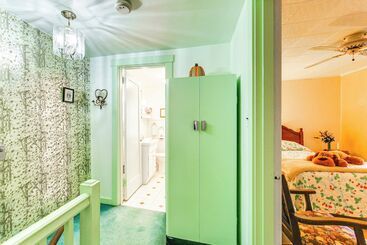 Charming West Mifflin House   3 Mi To Kennywood!