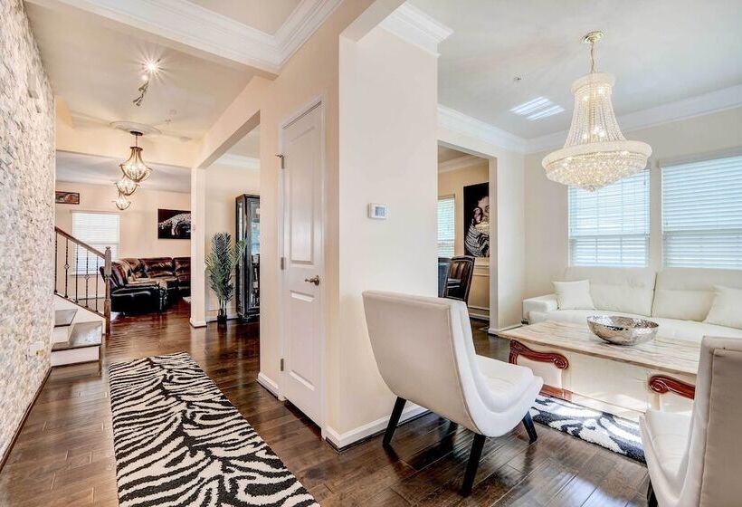 Game Room + Gym: Downtown Dc Home!