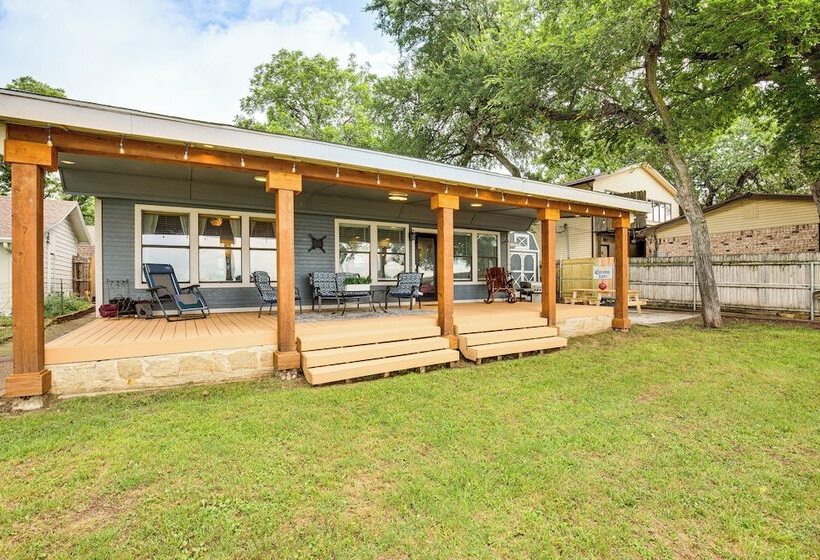 Private Dock & Deck: Eagle Mountain Lake Retreat!