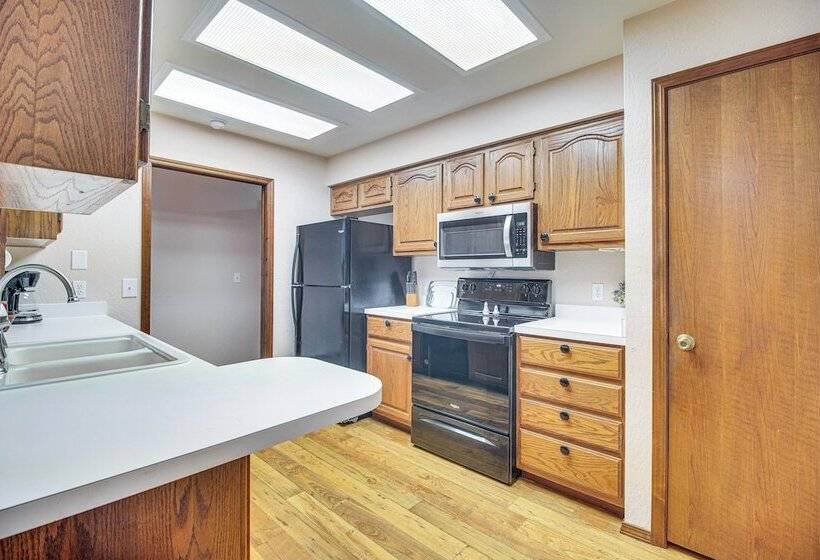 Hillcrest Hideaway  Grove Home ~ 1 Mi To Launch