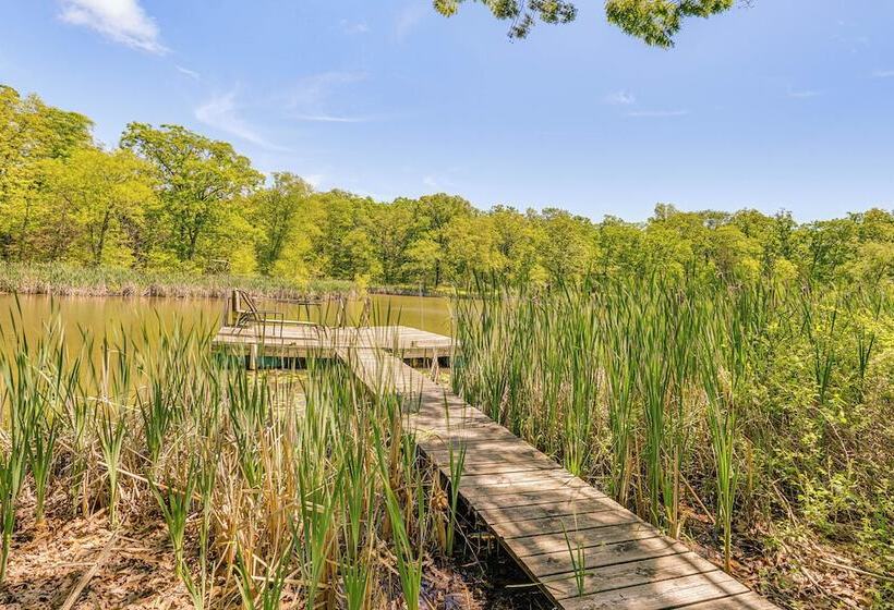 Historic Clark Cabin W/ Deck & Fishing Pond Access