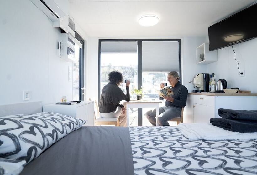 هتل Almalo Floating House Casa Galleggiante
