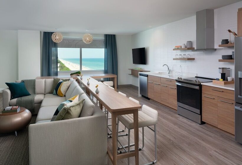 هتل Element Melbourne Oceanfront