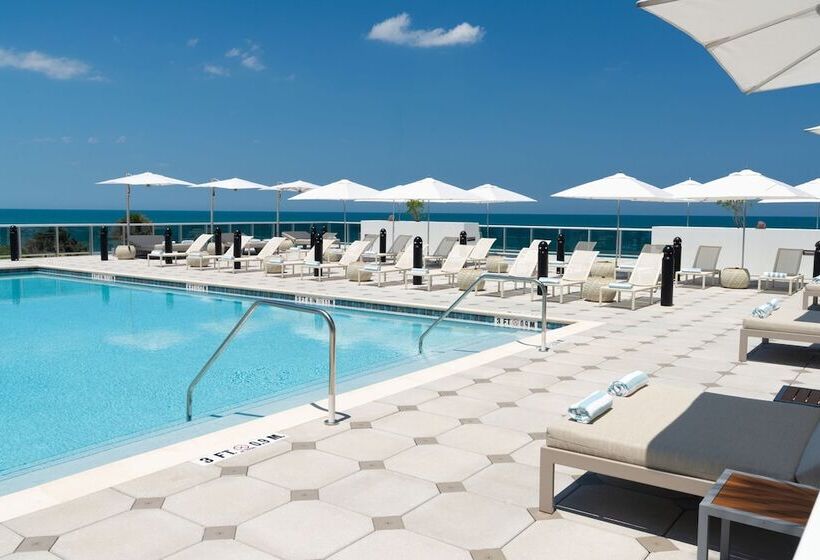 هتل Element Melbourne Oceanfront