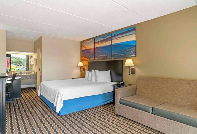 هتل Quality Inn Near Speedway