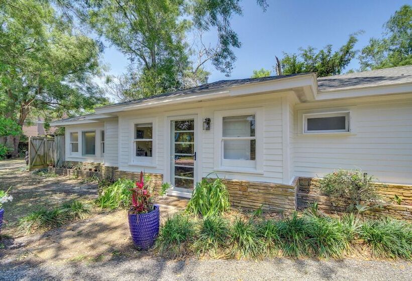 Long Beach Cottage, Walk To Beach & Downtown!