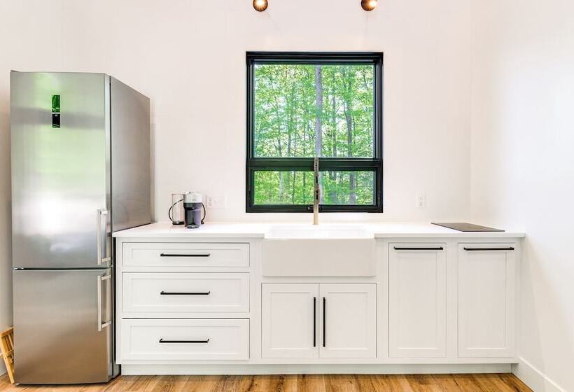 Modern Bellaire Cabin < 5 Mi To Lake & Slopes!