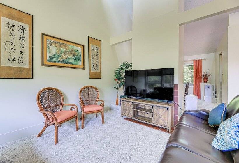 Morehead City Home ~ Walk To Beach Park!