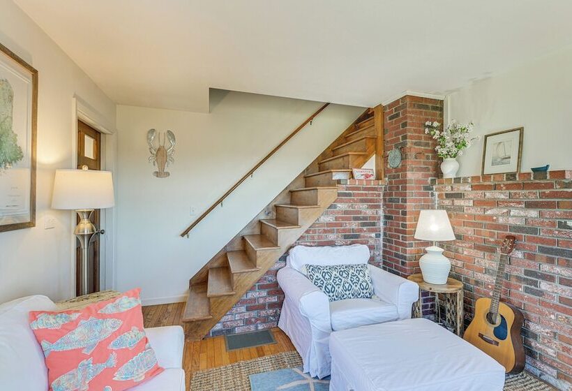 Peaceful Lubec Home W/ Views: Walk To Beach!