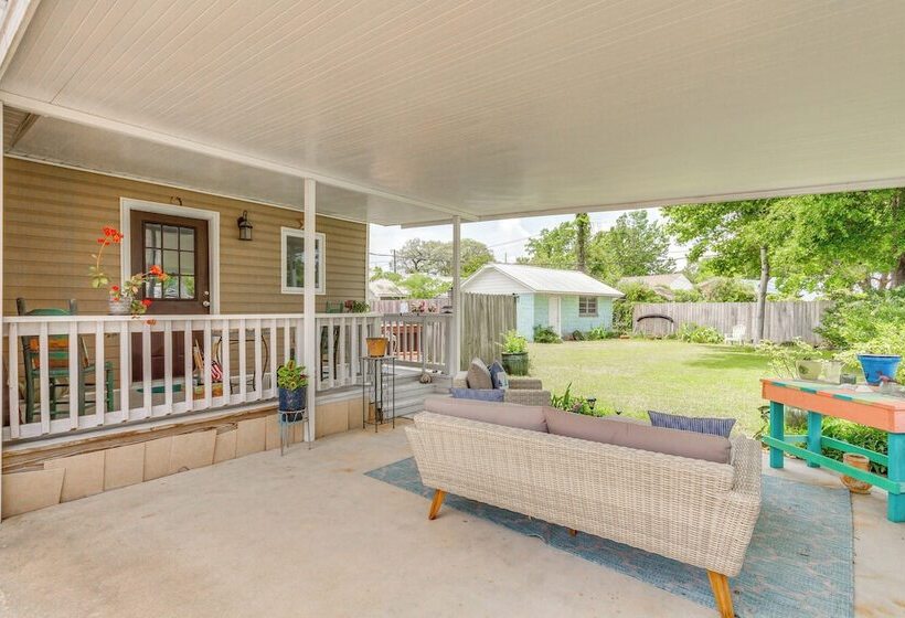 Pensacola Home W/ Private Spa: Walk To Beach!