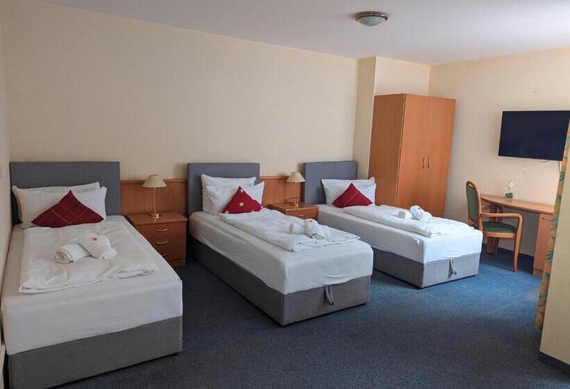 پانسیون Room In Guest Room   2 Room Apartment With Its Own Kitchen And Bathroom