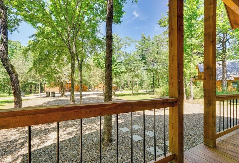 Pet Friendly Broken Bow Cabin W/ Private Hot Tub!