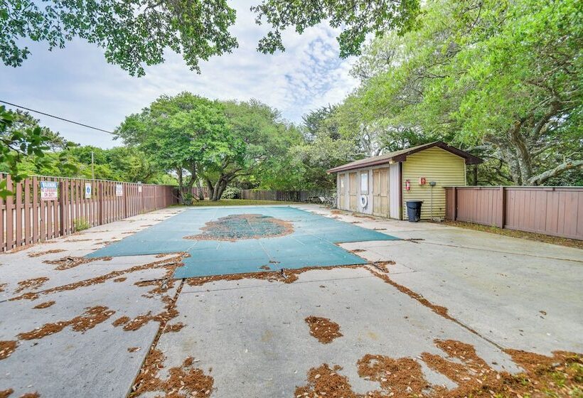 Pet Friendly Buxton Home W/ Balcony, 2 Mi To Beach