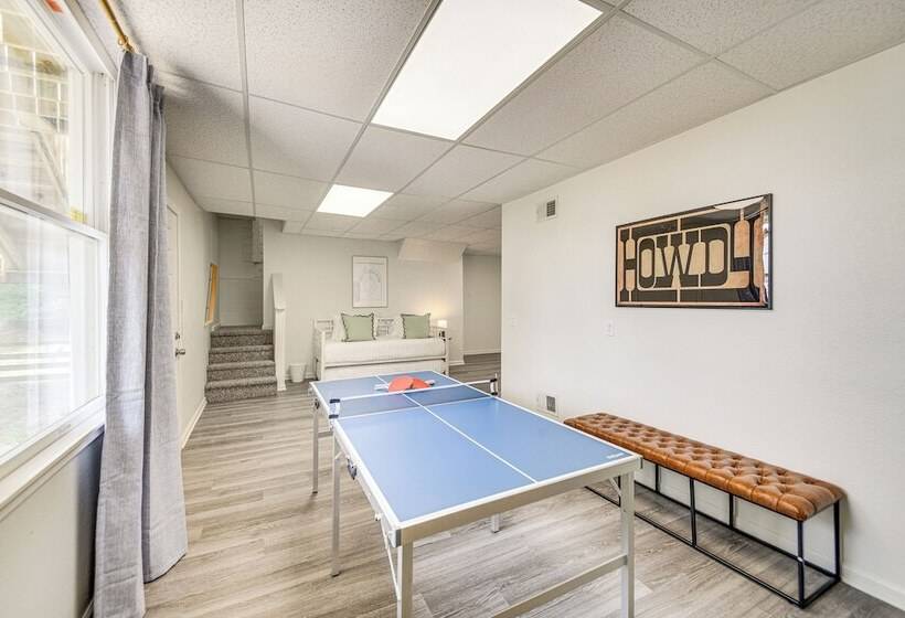 Pet Friendly Buxton Home W/ Balcony, 2 Mi To Beach