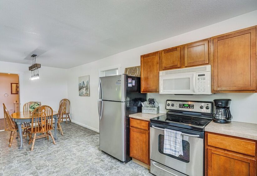 Fire Pit & Grill: Pet Friendly Lake Ozark Cabin!