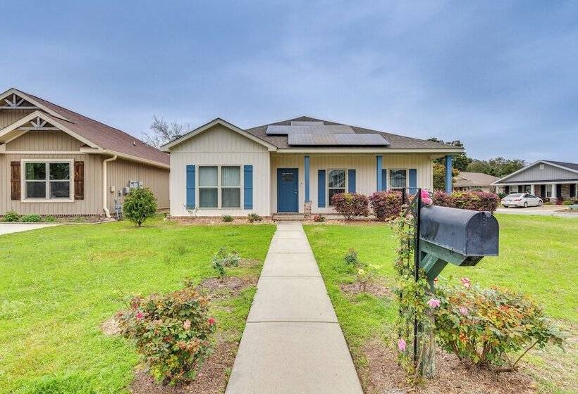 Pet Friendly Pensacola Home ~ 2 Mi To Bruce Beach!