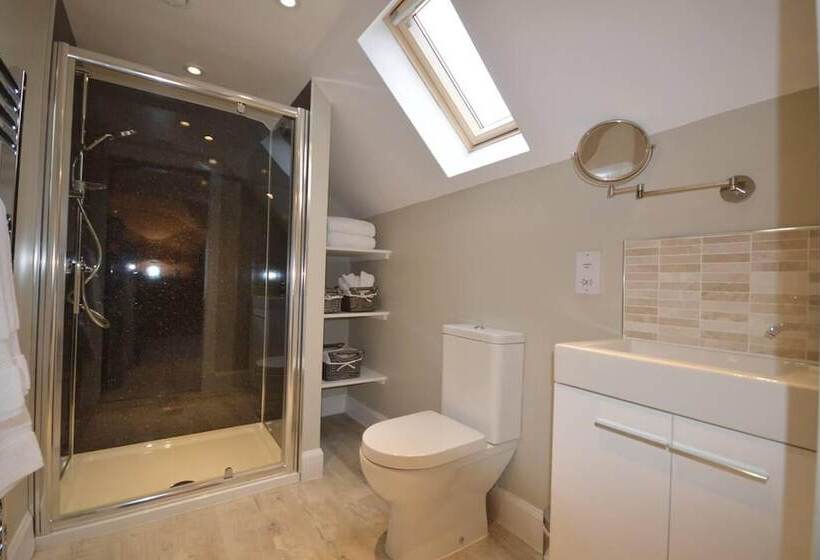 Резиденция Charming 10 Bed House In Blairgowrie