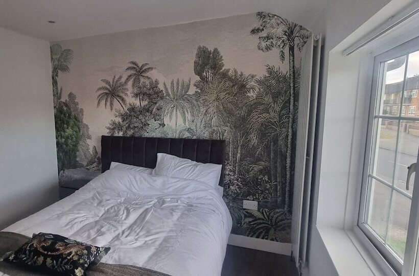 اقامتگاه Modern 3bed House In Slough