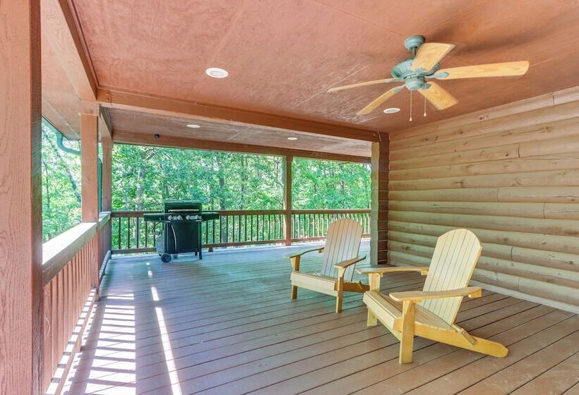 Rogers Cabin On 17 Acres W/ Wraparound Deck!