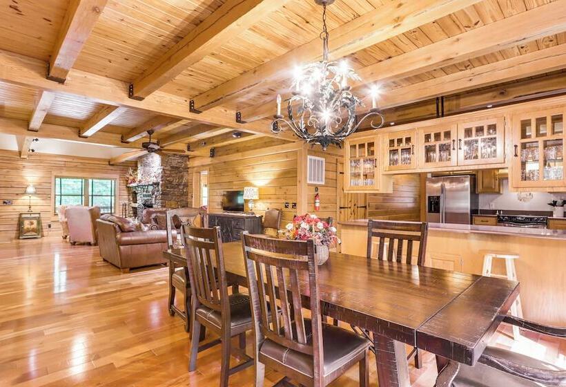Rogers Cabin On 17 Acres W/ Wraparound Deck!