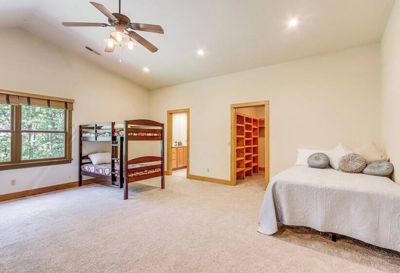 Rogers Cabin On 17 Acres W/ Wraparound Deck!