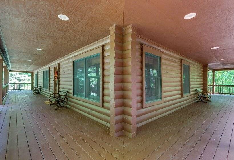 Rogers Cabin On 17 Acres W/ Wraparound Deck!