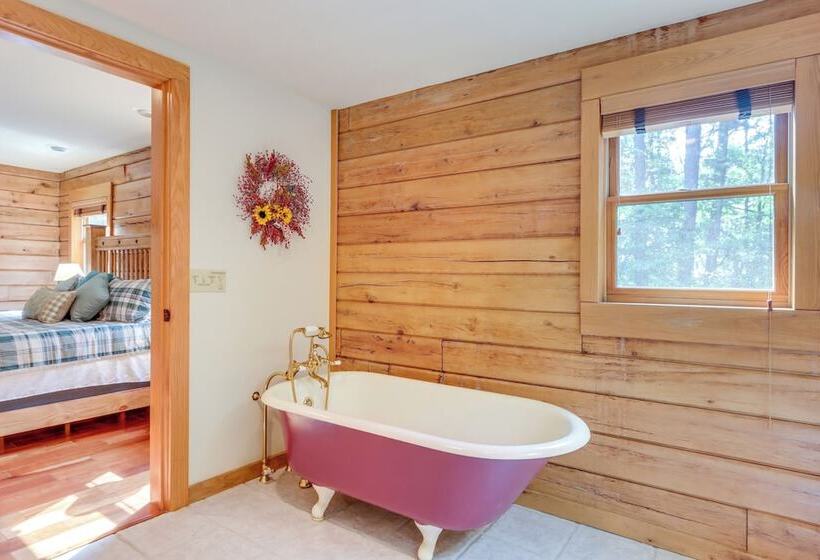 Rogers Cabin On 17 Acres W/ Wraparound Deck!