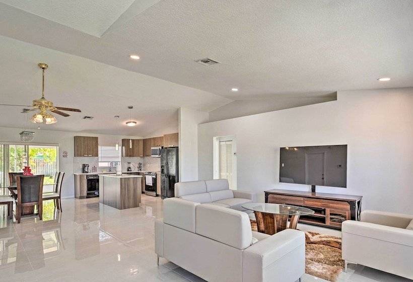 Royal Palm Beach Retreat ~ 13 Mi To Beach!