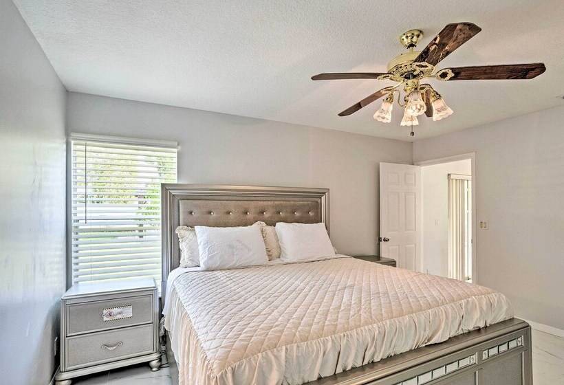 Royal Palm Beach Retreat ~ 13 Mi To Beach!