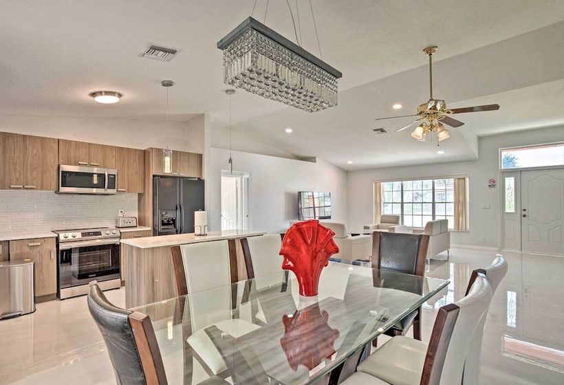 Royal Palm Beach Retreat ~ 13 Mi To Beach!