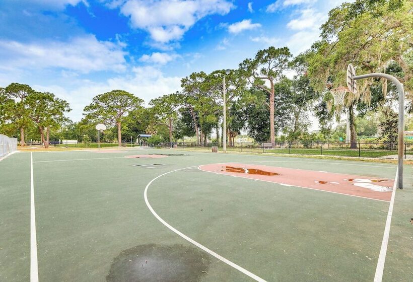 Sarasota Duplex In Gillespie Park: 1 Mi To Dtwn!