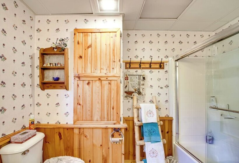 Spacious Duluth Home ~ 4 Mi To Lake Superior!