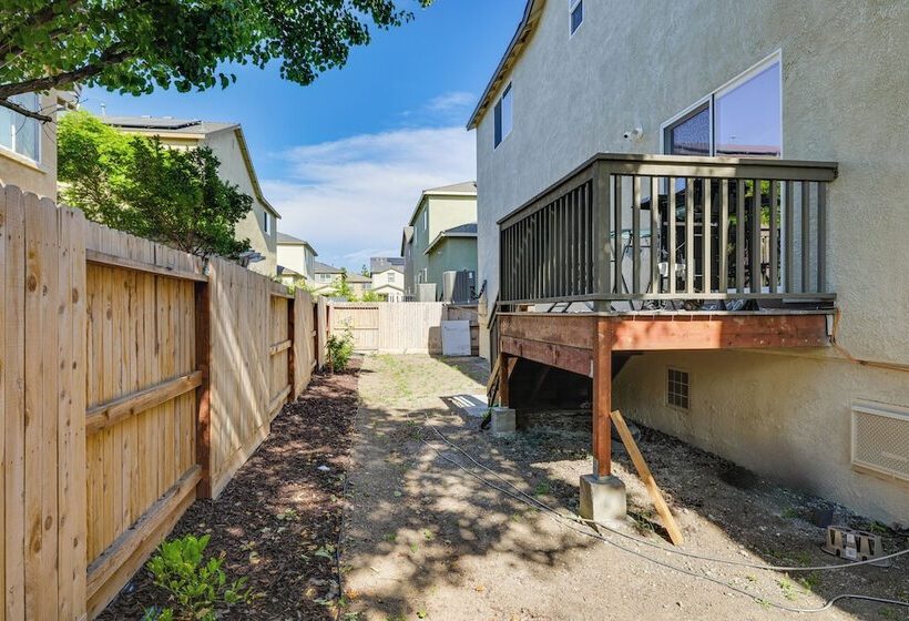 Spacious Family Home In Stockton   Pets Welcome!
