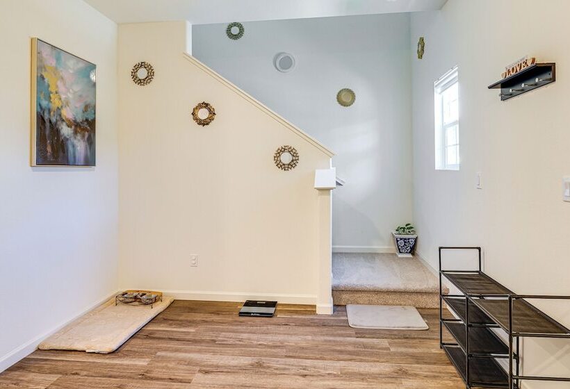 Spacious Family Home In Stockton   Pets Welcome!