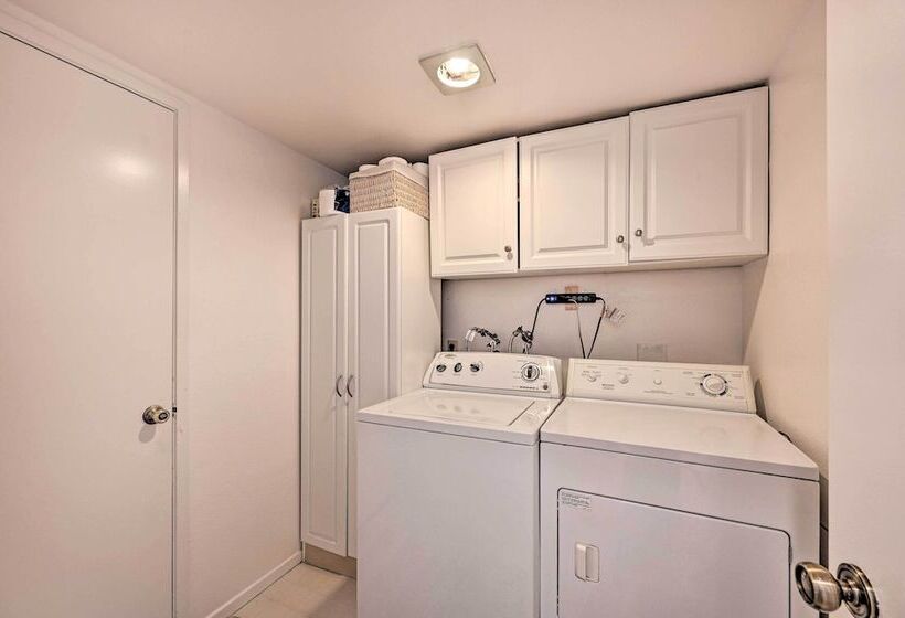 Spacious San Diego House W/ Yard + Patio!