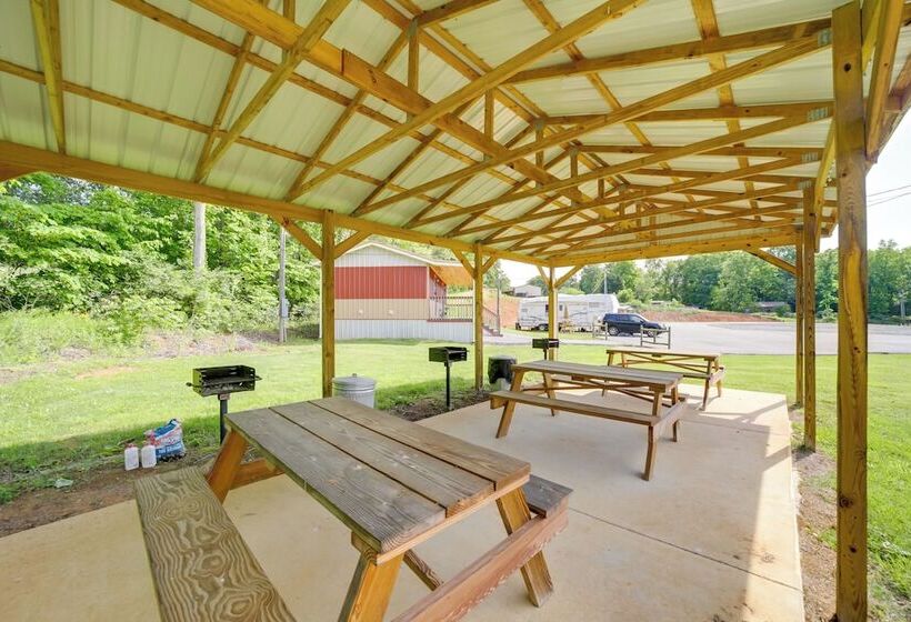 Charming Smokies Home Near National Park!