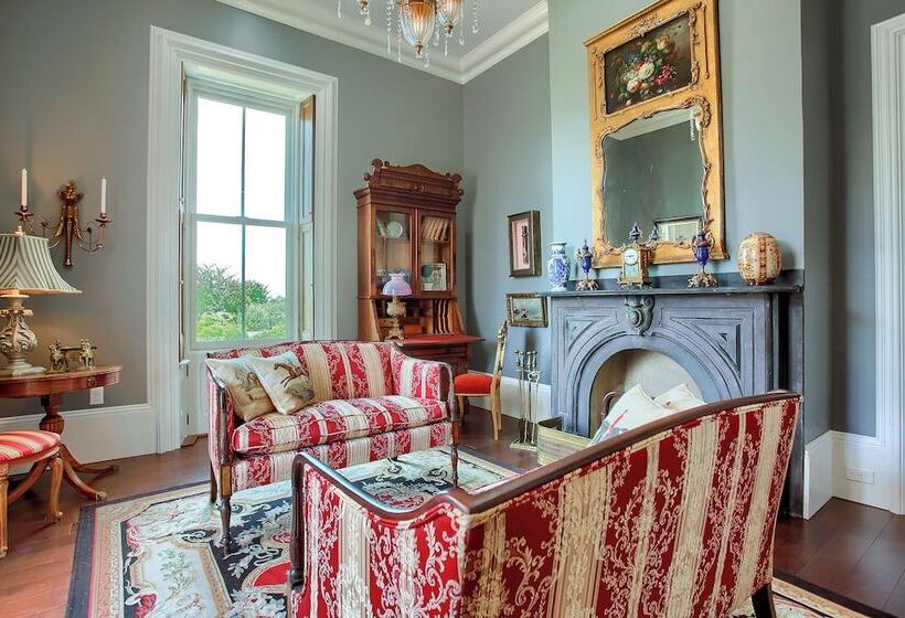 Stuart Manor Bed And Breakfast