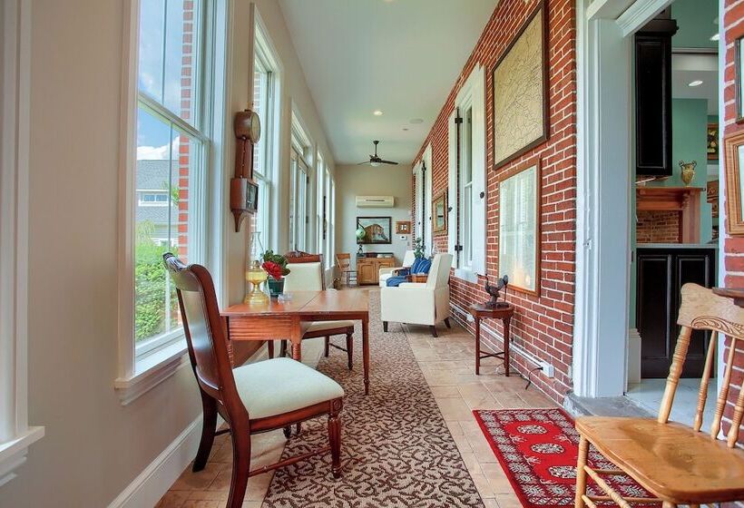 Stuart Manor Bed And Breakfast