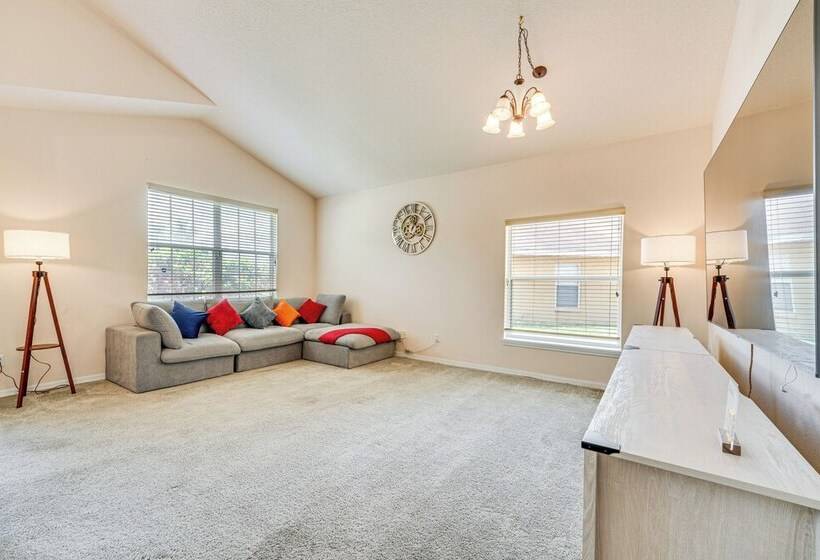 Vacation Home W/ Private Pool ~ 11 Mi To Disney!