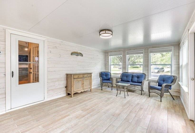 Wilmington Family Home: 6 Mi To Wrightsville Beach