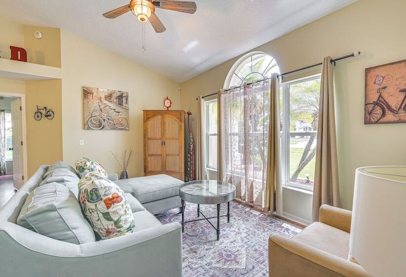 Zephyrhills Home Lanai & Grill, Near Theme Parks