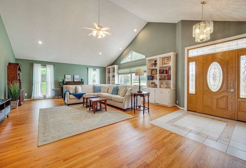 Lakefront Troutman House W/ Spectacular Sunsets!