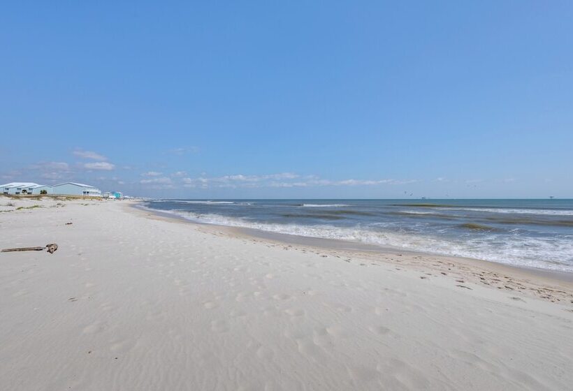 Coastal Gulf Shores Abode W/ Private Beach Access!
