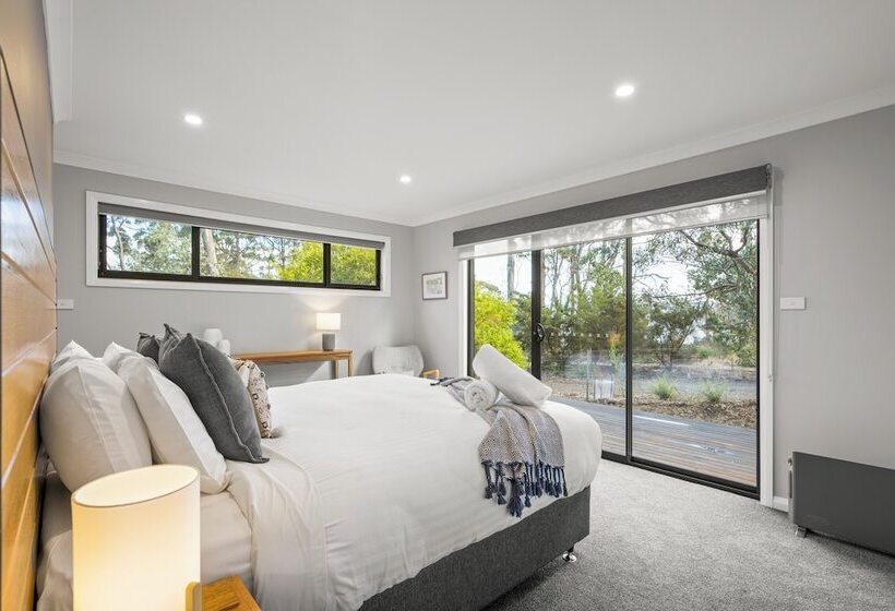 Herlihys On Huon   Cabin 2