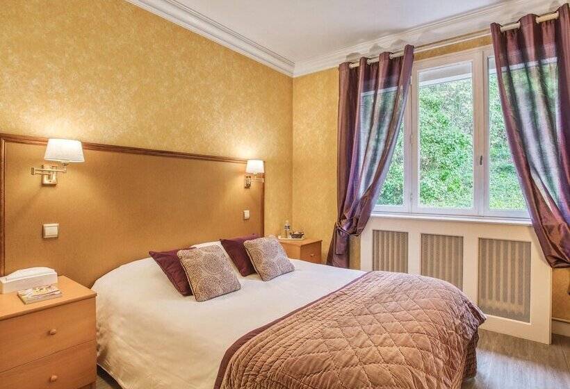 هتل Auberge De La Vallée Verte